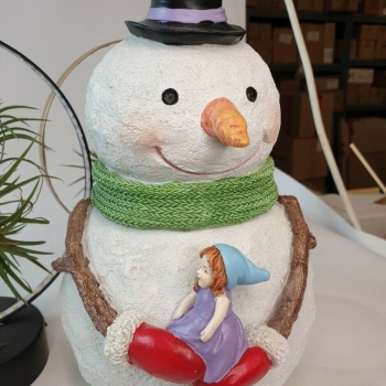 Schneemann mit Puppe Dekofigur Snowman Winter Advent Weihnachten Schnee Weihnachtsdeko NEU