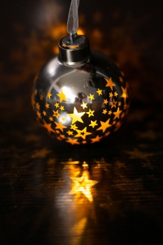 Tiziano Christbaum Kugel Vila LED mit Sterne silber/gold 8 cm