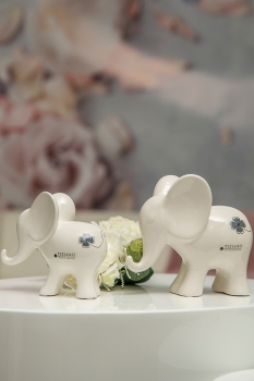 Deko-Elefant Leon mit Glücksblatt creme weiß 15 cm