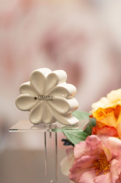 Tiziano Glücksblatt Alegra geschlossen creme weiß 10 cm