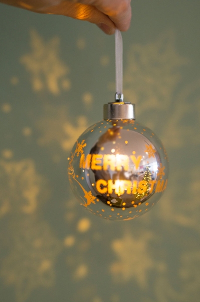 Tiziano Christbaum Kugel Vila LED mit Santa silber/gold 8 cm